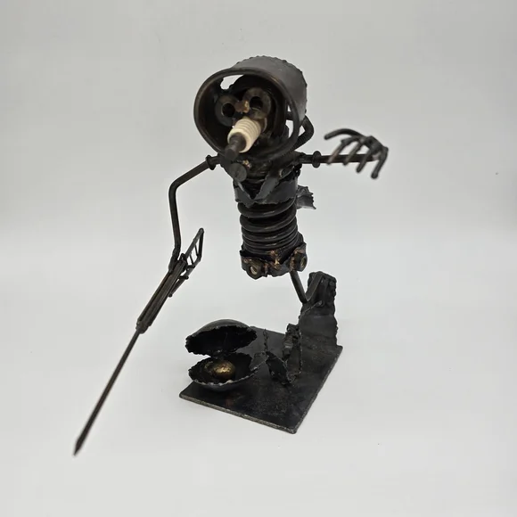 Vintage 1971 K Moore Scrap Metal Diver Sculpture Spear Pearl Signed Art - Picture 4 of 16